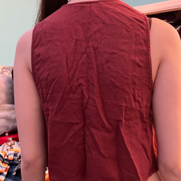 Forever 21 no sleeve tank top - Picture 2 of 2